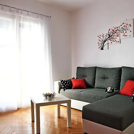 Apartment With A View *